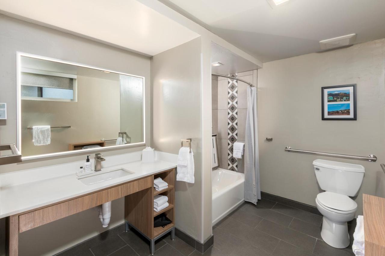 King Handicap Accessible Mountain View