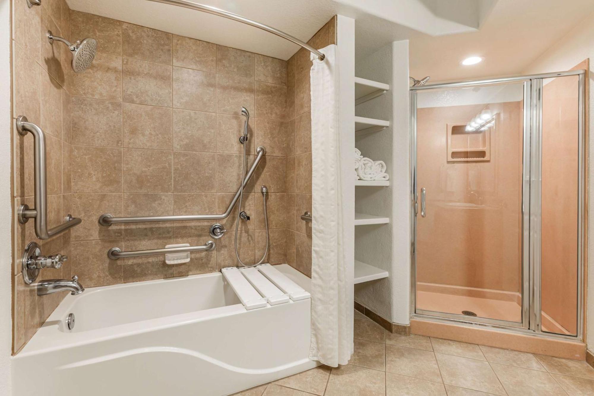 1 BEDROOM 1 KING SUITE HEARING ACCESSIBLE TUB,1551378382:JPEG
