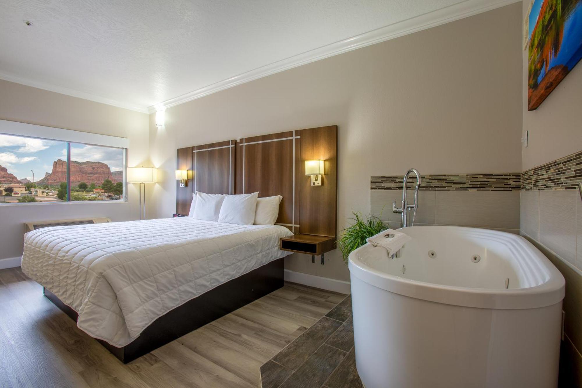King Soaking Tub Bell Rock View