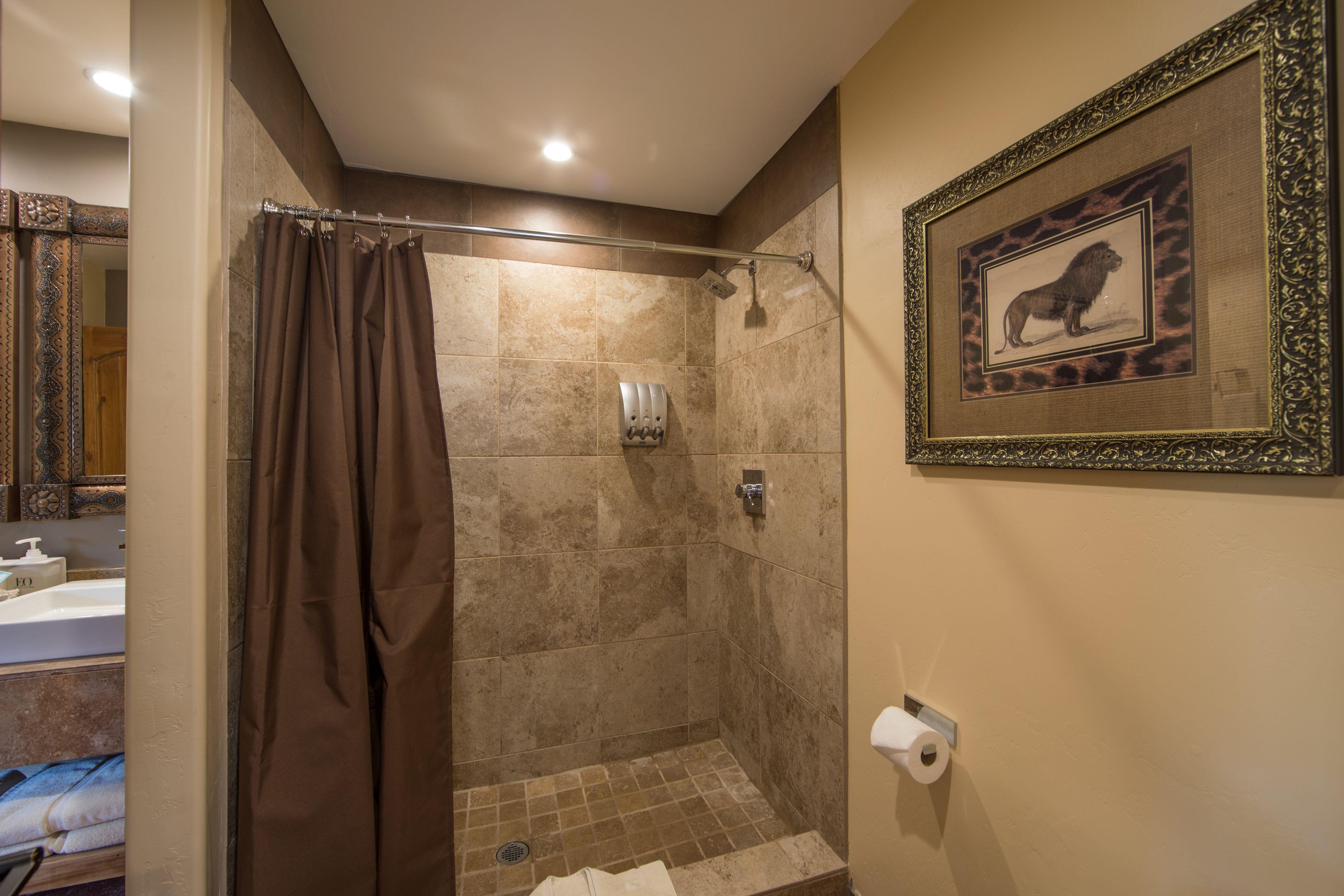 Deluxe One-Bedroom Suite
