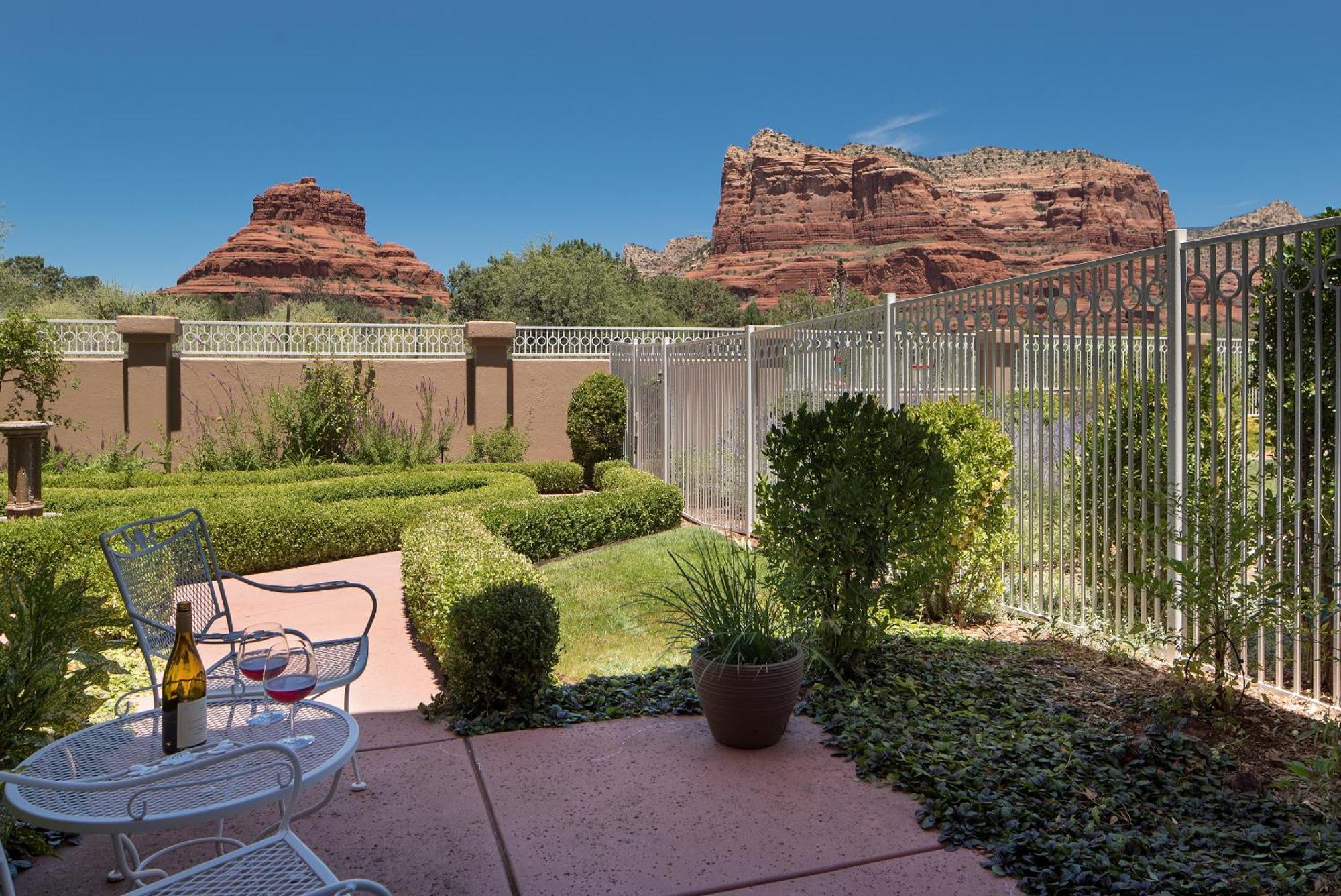 Deluxe Double or Twin Room with Pool Access,1699012295:JPEG