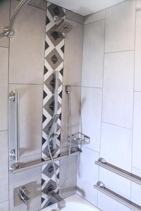 King Handicap Accessible Mountain View