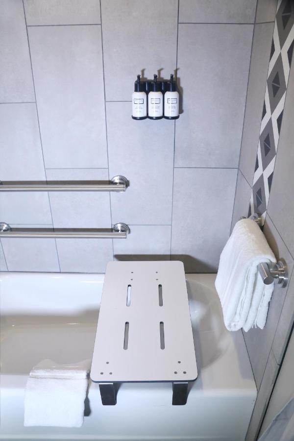 King Handicap Accessible Mountain View