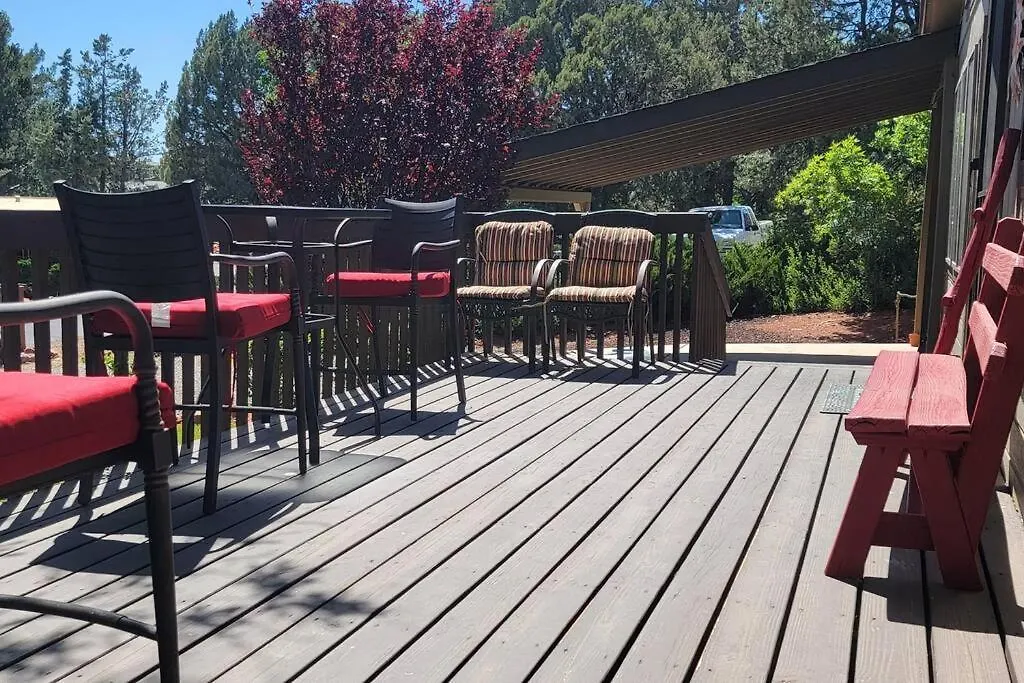 3 Bedroom With Stunning Red Rock Views! Walk To Trails!-1
