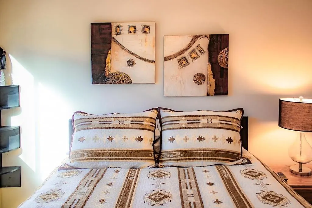 Shaman'S Den - Aptly Decorated Space W/A View-1