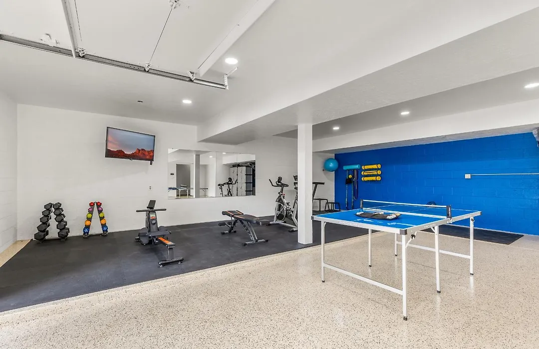 Large Spanish Villa -Hot Tub- Pool -Gym- Game Room-1