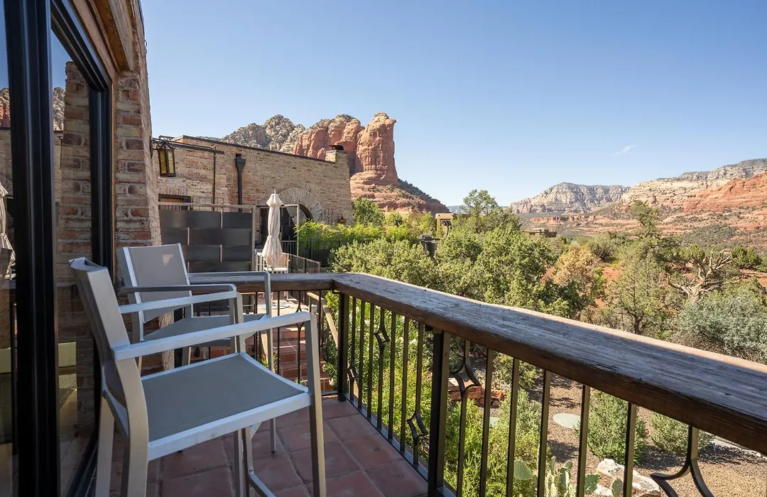 Red Rock Retreat: Private Luxury Studio with Wellness Amenities-1