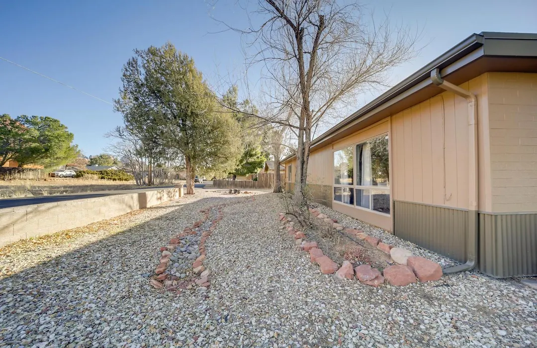Near Hiking & Golfing: Sedona Home W/ Patio!-1