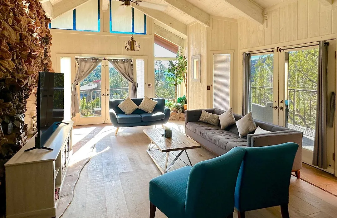 Stone Manor | Hot Tub Red Rock Views | Guest Suite-1