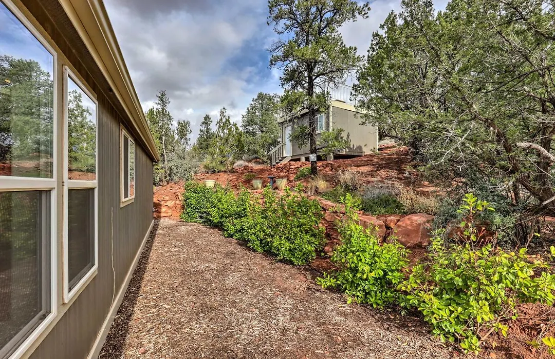 Mountain-View Rooftop Deck: Sedona Hideaway-1