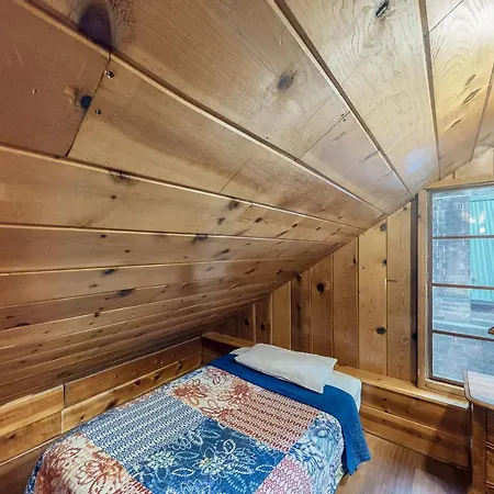 Moon Shadow Cottage-2