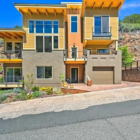 Dreamy Sedona Sanctuary With Awe-Inspiring View!-2