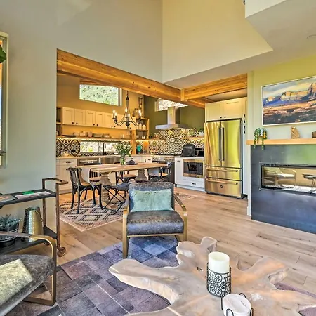 Dreamy Sedona Sanctuary With Awe-Inspiring View!-3