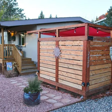 Serene 2 Bedroom! Walk To Trails! Red Rock Mountain Views!-2