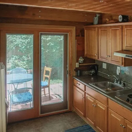 Canyon Wren Creek Access- Morning Glory Cabin-3