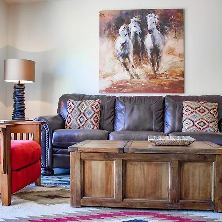 Cowboys & Angels - Classic Sedona Style W/Great Location-3