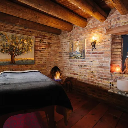 Sedona Red Rock Retreat: Luxury Wellness Oasis with Private Trails-3