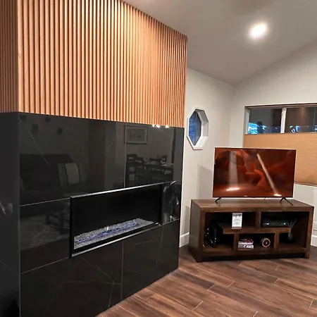 Spacious & Beautiful With Double Decks In Chapel Area-3