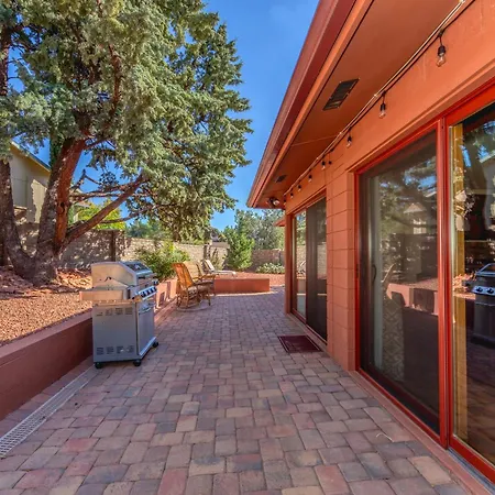 Spectacular House With 2 Master Suites In Sedona'S High End Subdivision Living!-3