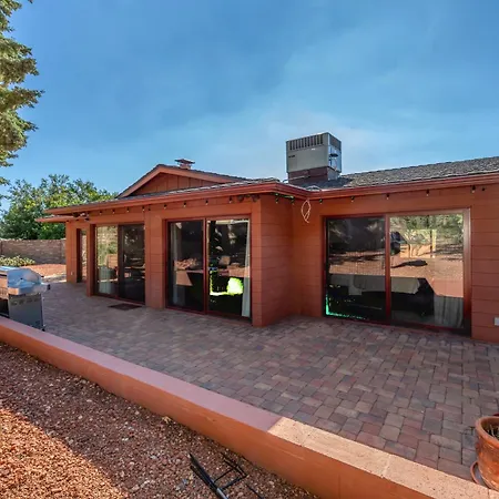 Spectacular House With 2 Master Suites In Sedona'S High End Subdivision Living!-2