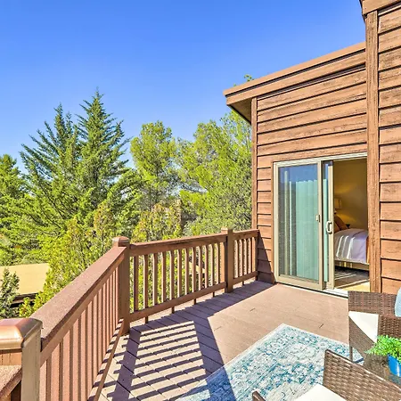 Mountain-View Deck: Bright Sedona Home-2